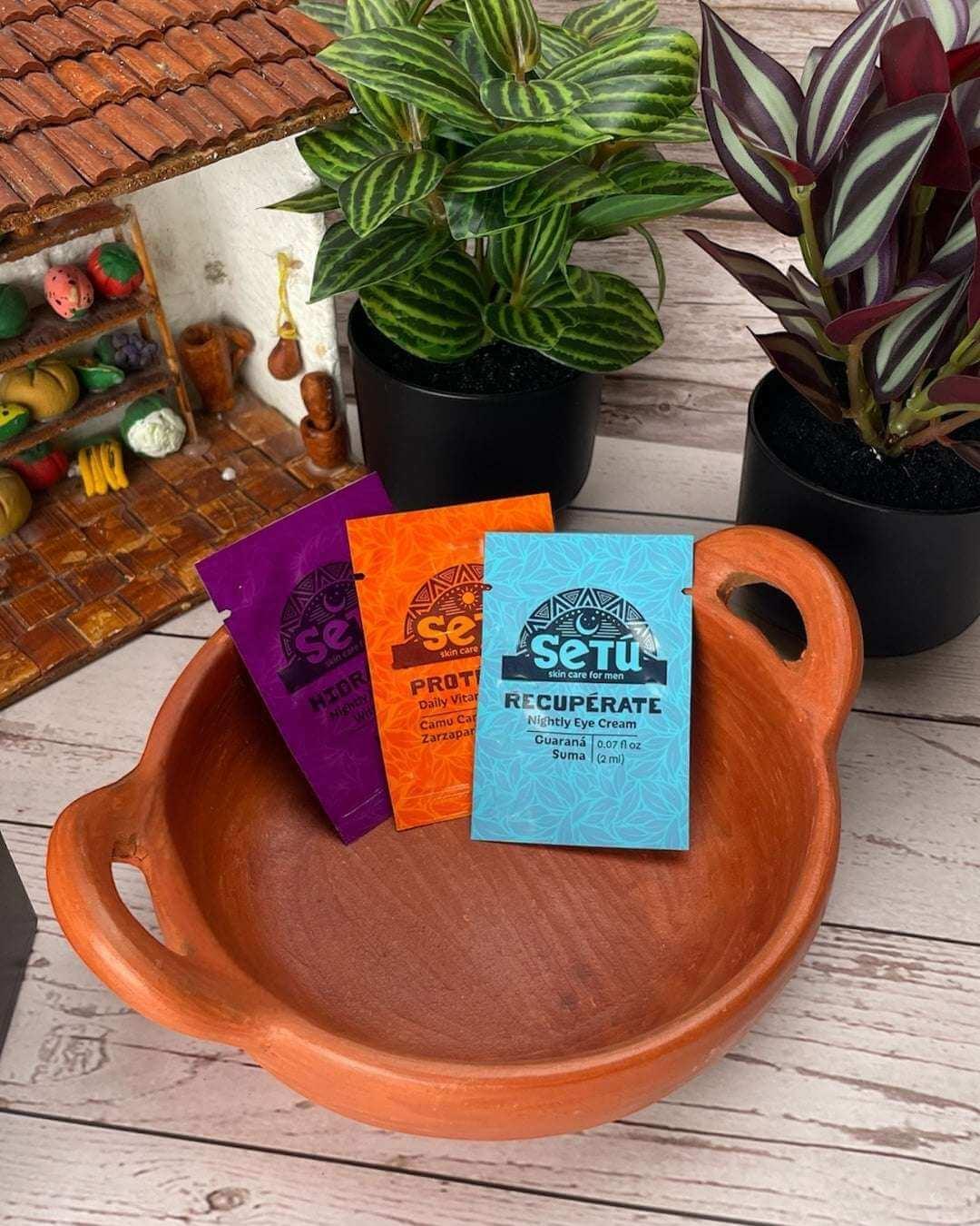 Setu_sample_sachets_next_to_ceramic_and_plants - Setú® Skincare for Men with Latin American Ingredients